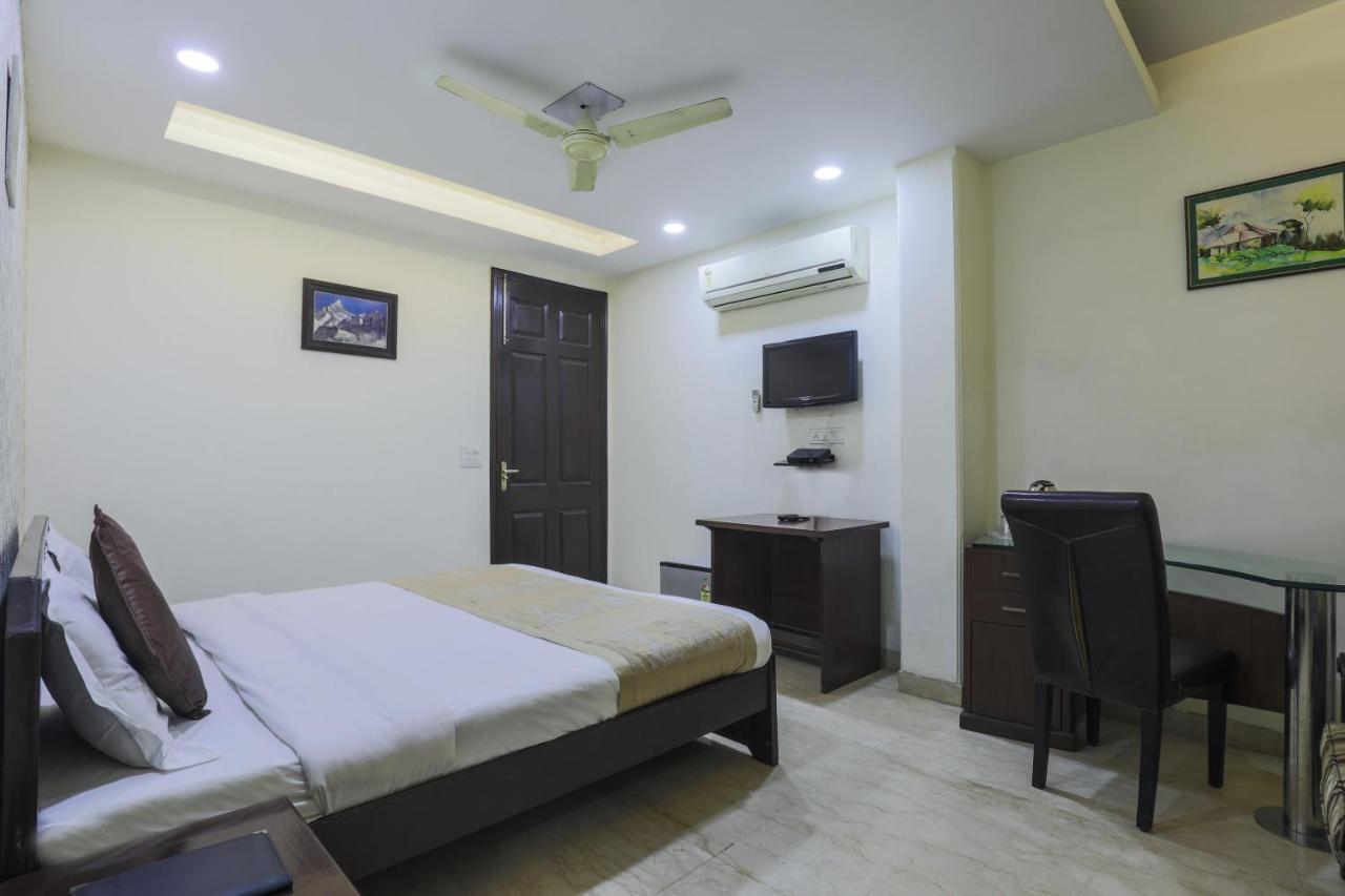 Bed & Breakfast Hermitage By The Cosy Near Lotus Temple New Delhi