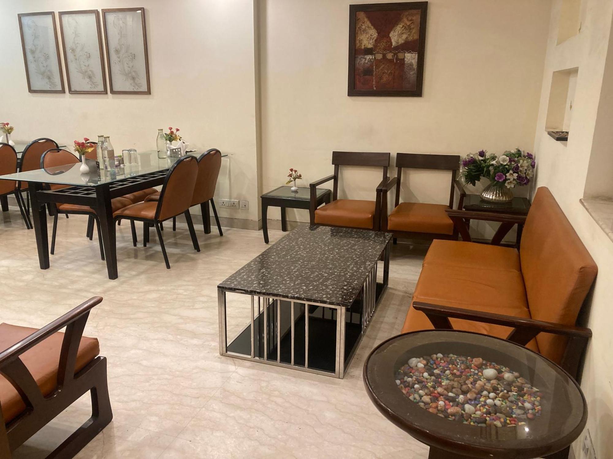 Couette-café Hermitage By The Cosy Near Lotus Temple 3*